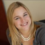 Stephanie Smith Headshot